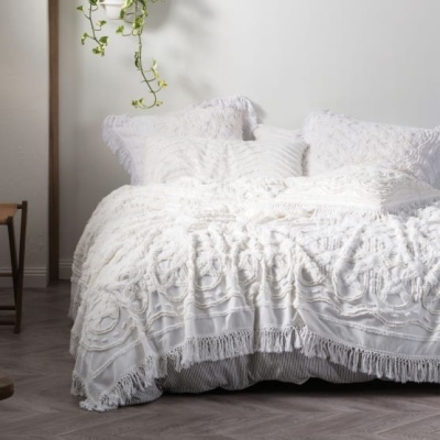 somerswhitebedcoverlet